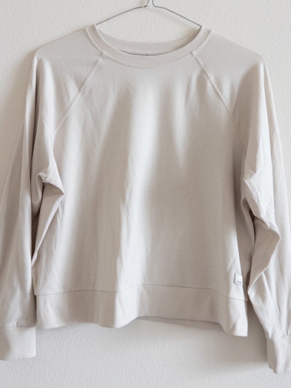 Vuori Long Sleeve Halo Crew Pullover Lightweight Sweatshirt Ecru Heather Size M - Picture 3 of 8